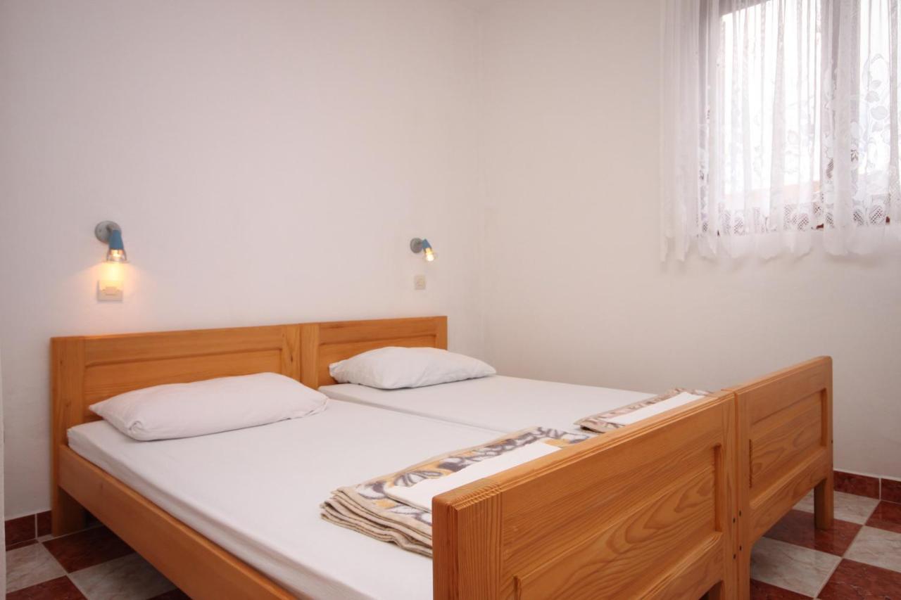 Apartments With A Parking Space Starigrad, Paklenica - 6618 Exterior photo