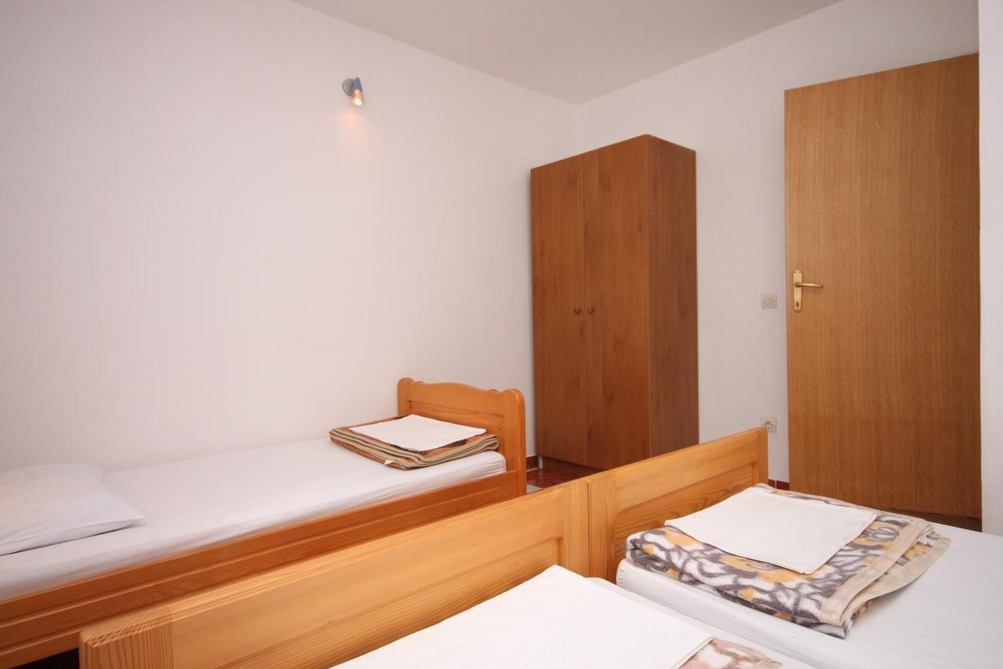 Apartments With A Parking Space Starigrad, Paklenica - 6618 Room photo